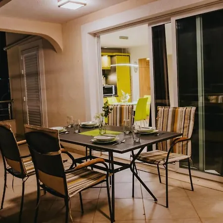 Vinko Villa *