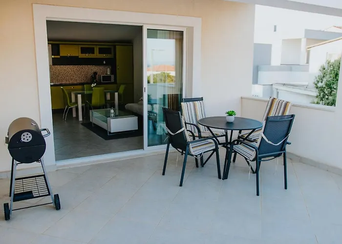 Vinko Villa *