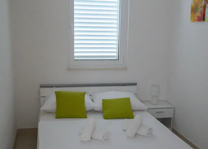 Vinko Villa *